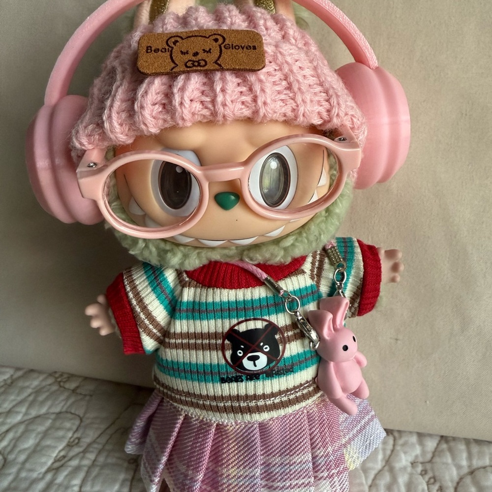 Fashion Labubu outfit with Pink Accessories